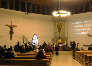 Předvánoční benefiční akce „Bazárek vánočního cukroví“, která nám pomáhá 