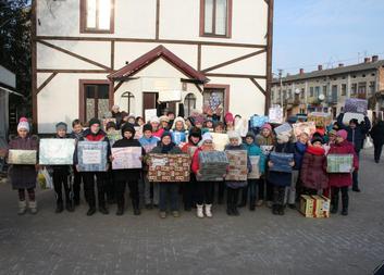 Drobní dárci z Luhačovicka připravili baličky na Ukrajinu