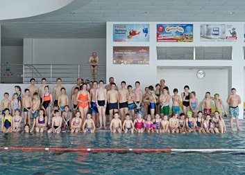 Tříkráloví koledníci a jejich asistenti si užili dopoledne na plovárně Luhačovice