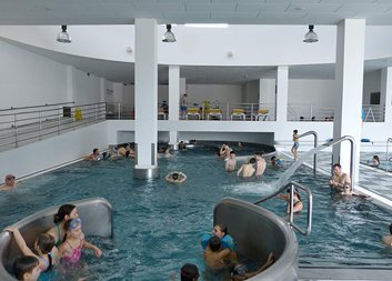 Tříkráloví koledníci a jejich asistenti si užili dopoledne na plovárně Luhačovice 2018