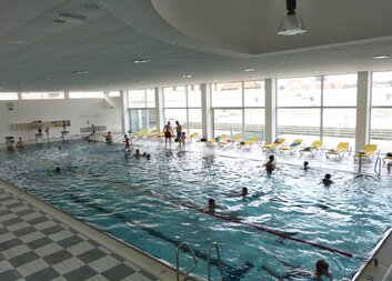 Tříkráloví koledníci a jejich asistenti si užili dopoledne na plovárně Luhačovice